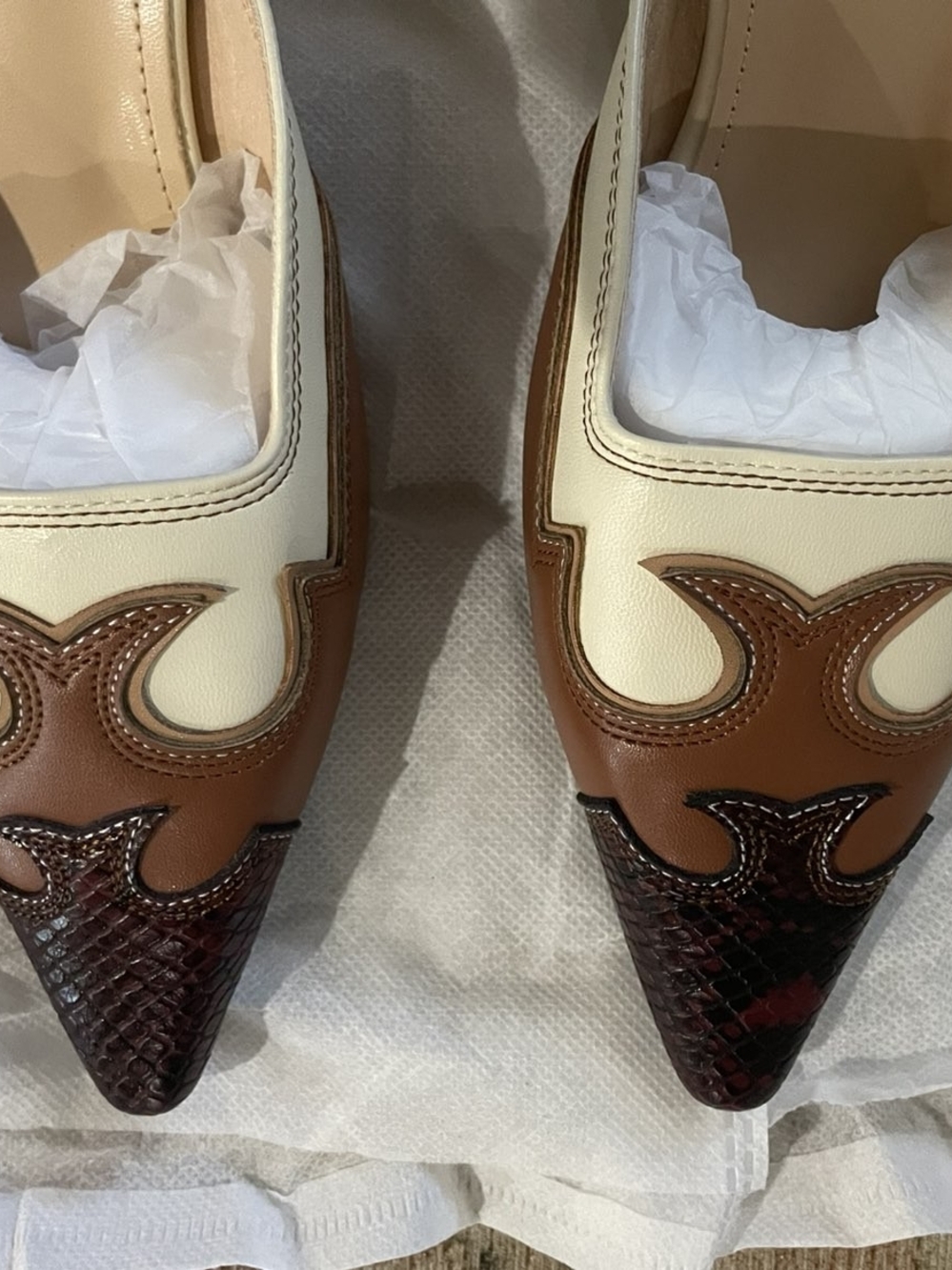 Western-Inspired Pointed Toe Mule Heels – Cream/Brown with Snakeskin Detail